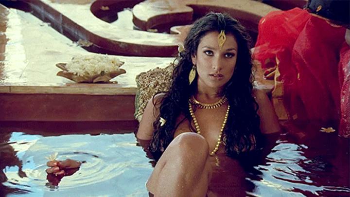 مشاهدة فيلم Kama Sutra A Tale of Love 1996 مترجم