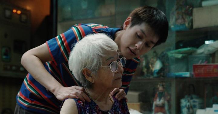 مشاهدة فيلم How To Make Millions Before Grandma Dies 2024 مترجم ماي سيما